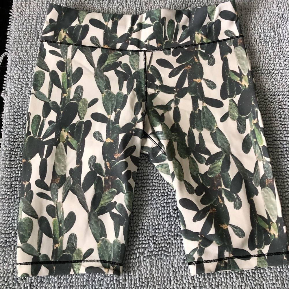 Avia bicycle shorts. Med